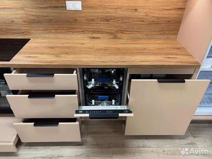 Кухонный гарнитур новый прямой