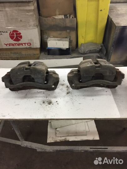 Суппорта передние Mazda-6 GG, 1.8 L8 МКПП 2007 год