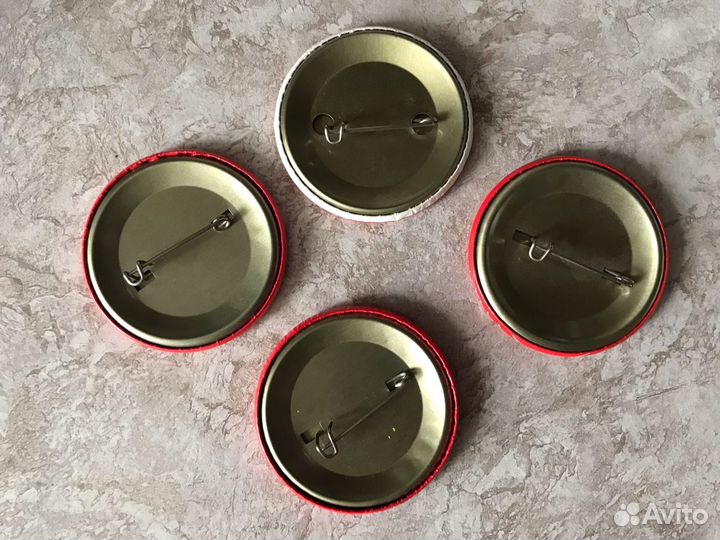 Значки «Я люблю McDonald’s» и «Я открывал Арбат»