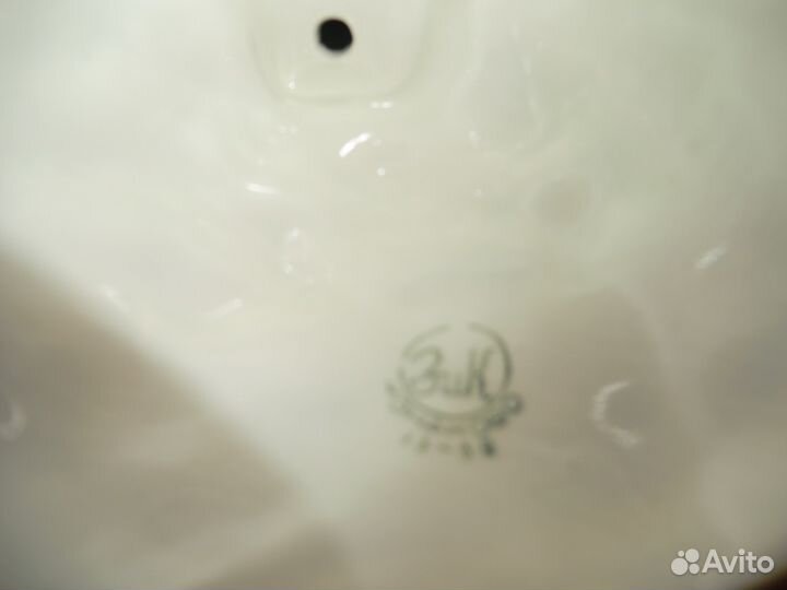 Фарфоровая статуэтка голубь Зик 1930-х гг