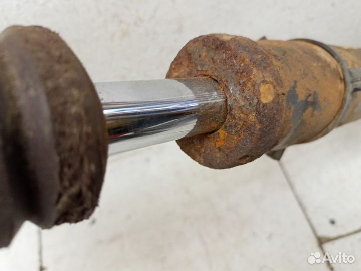 Амортизатор передний