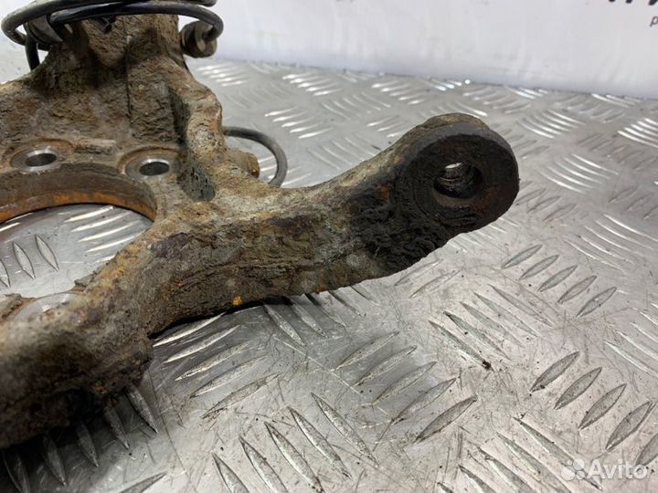 Кулак поворотный передний правый Nissan X-Trail