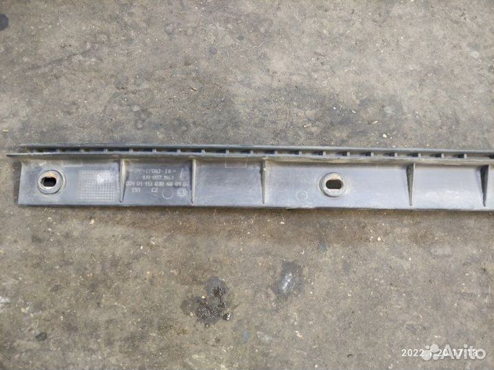 Направляющая бампера задняя Skoda Octavia Tour A4