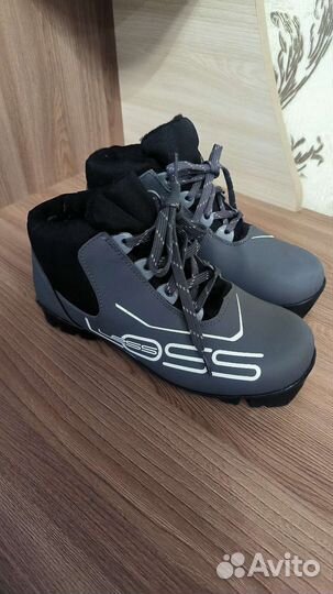 Лыжные ботинки 36р