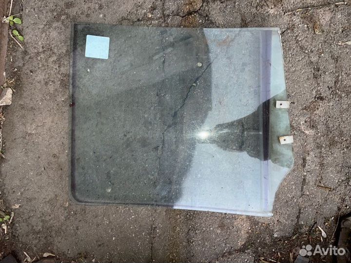 Стекло двери заднее левое Kia Sportage 1 бензин