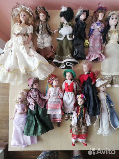 Куклы фарфоровые