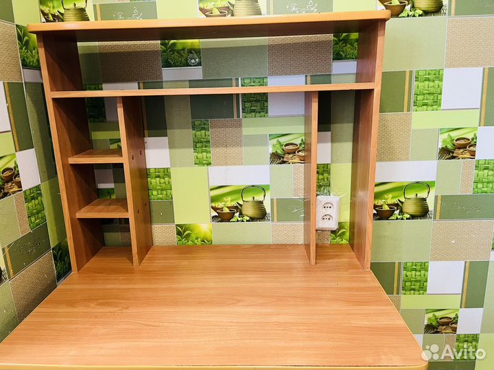 Компьютерный стол учебный уголок