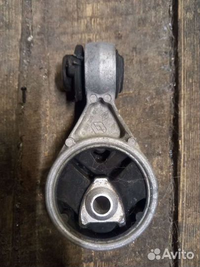 Рено Сценик 2-правая верхняя опора двс