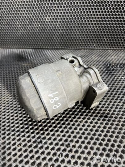 Корпус масляного фильтра BMW e81 e82 e87 e88 e90