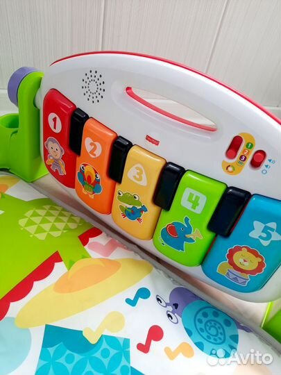 Развивающий коврик Fisher Price с пианино