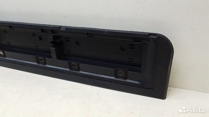 Обшивка крышки багажника Toyota Land Cruiser 200