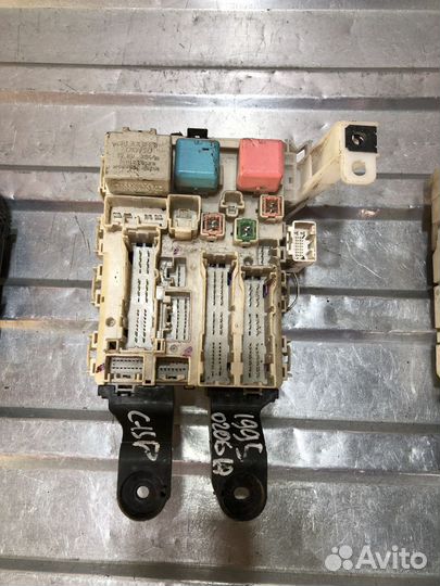 Монтажный блок предохранителей Тойота Королла 150