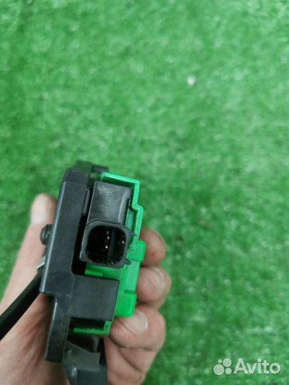 Замок лючка бензобака Kia Ceed хетчбэк 1.4 G4FA