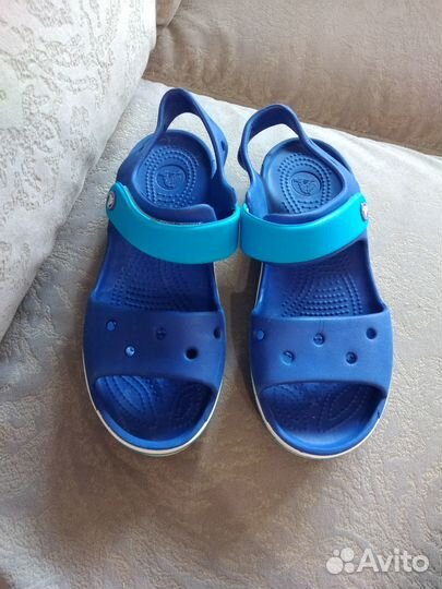 Сандалии crocs j2