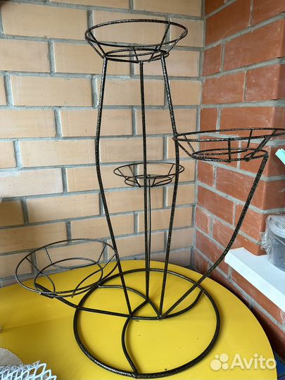 Подставка для цветов напольная