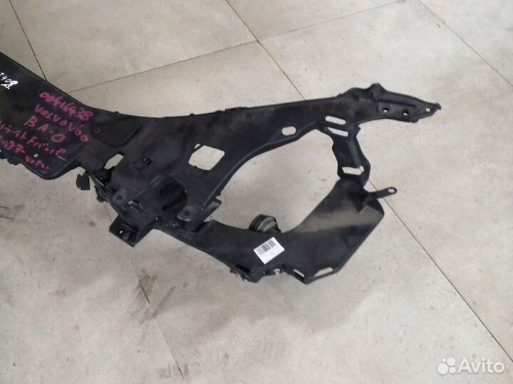 Передний панель телевизор на Volvo s 60 v 60