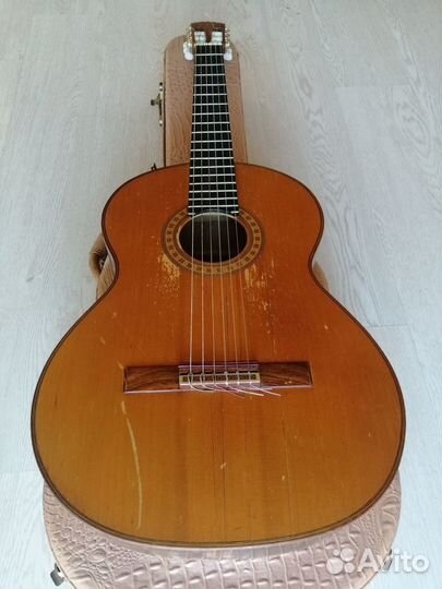 Мастеровая классическая гитара