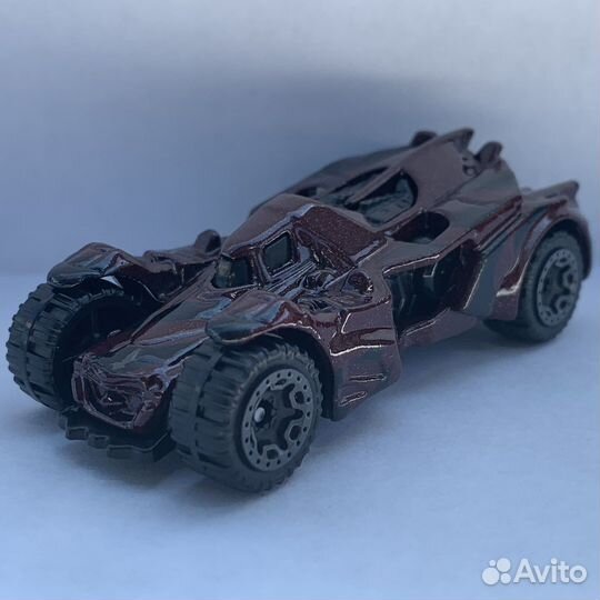 Машинки Hot Wheels Batmobile 1:64
