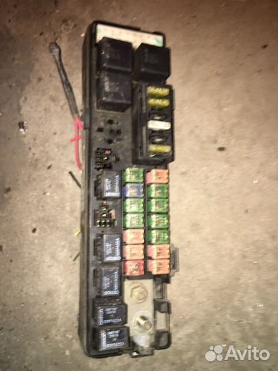 Блок предохранителей салонный Chrysler 300M