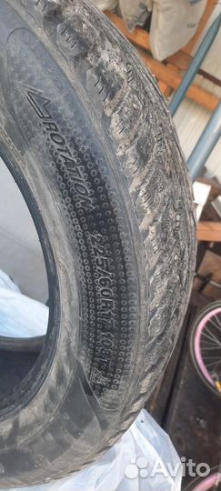 Kumho I'Zen RV Stud KC16 225/60 R17