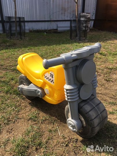 Продам детскую игрушку мотоцикл-каталку