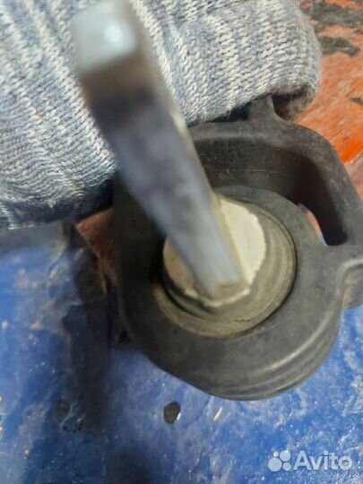 Верхняя подушка honda civic 4d