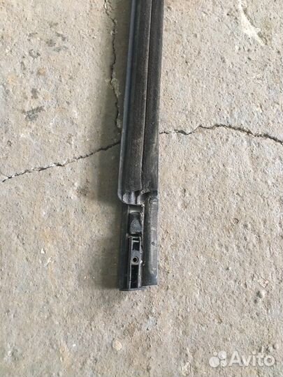 Накладка стекла бархотка заднего левого Sonata 4