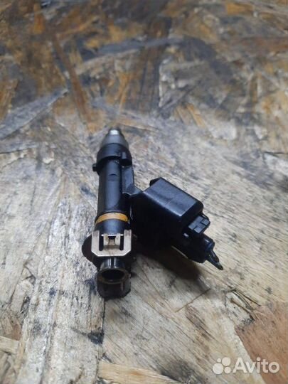 Форсунка Mazda 6 хэтчбэк 5 дв. 2.0 LF17 2008