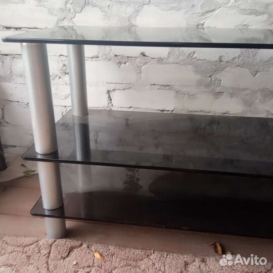 Стеклянная тумба под тв