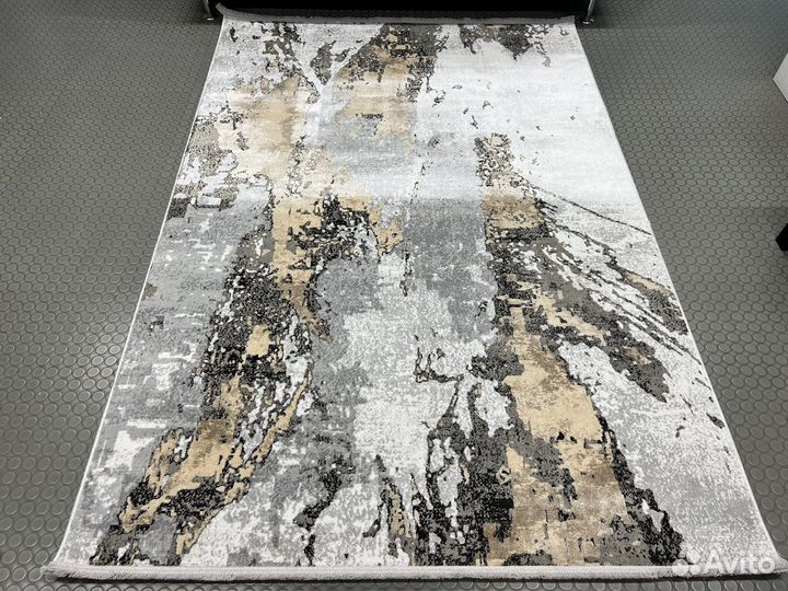 Ковер новый (в профиле большой выбор)