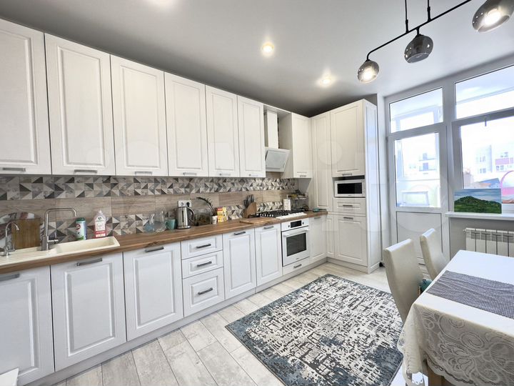 2-к. квартира, 56 м², 16/18 эт.