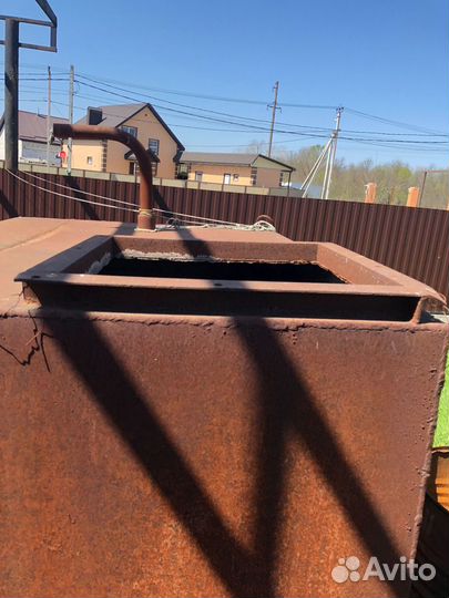 Металическая емкость для жидкостей б/у 1,5куб.м