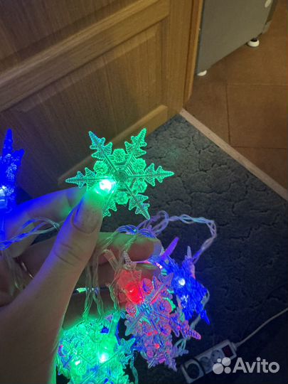 Гирлянда снежинки цветные