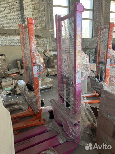 Ручной гидравлический штабелер