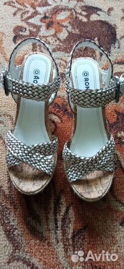 Босоножки ronzo