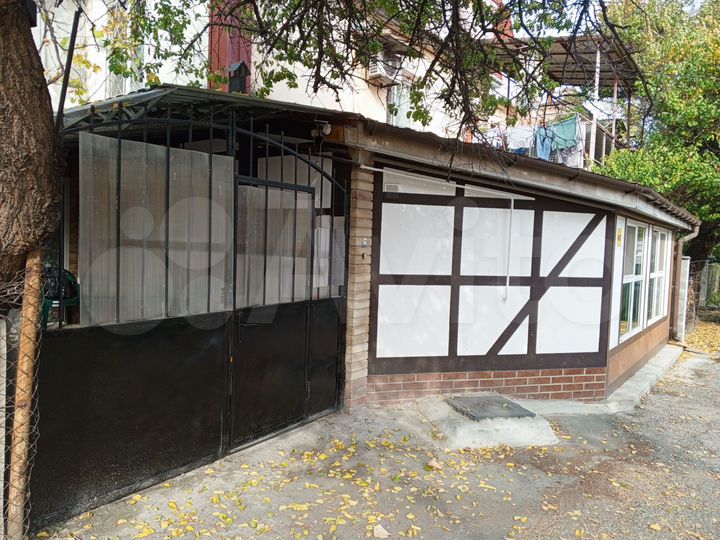 3-к. квартира, 110 м², 1/2 эт.