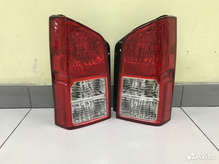 Фонарь задний Nissan Pathfinder R51 2004-2014