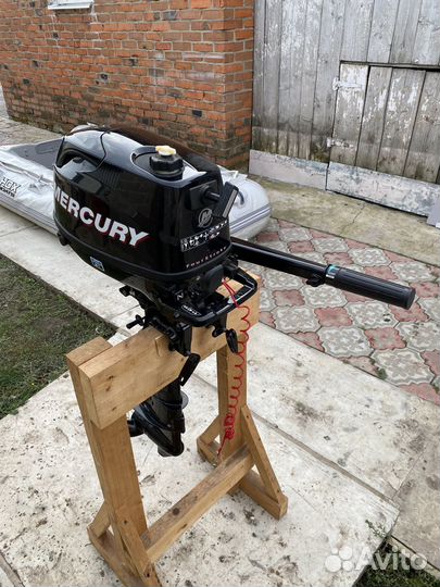 Моторная лодка