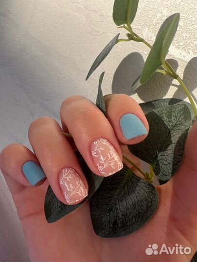 Маникюр и педикюр