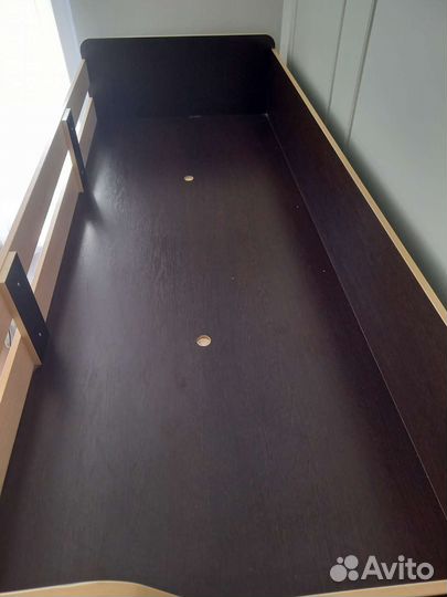 Детская кровать чердак со столом и шкафом бу