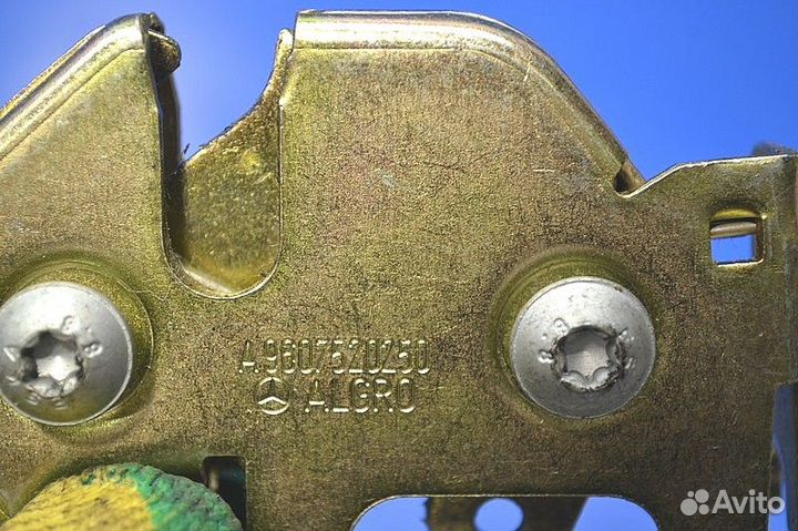 Замок люка бокового ящика кабины, левый mercedes-b