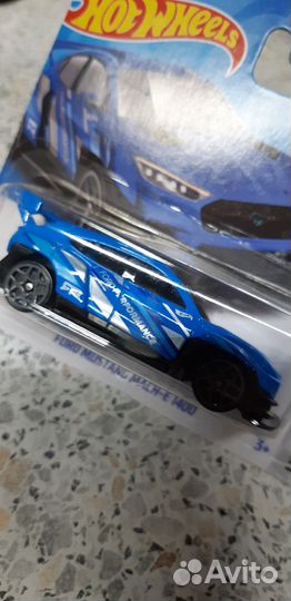 Модель Hot Wheels Ford Mustang Mach-E 1400 cиний