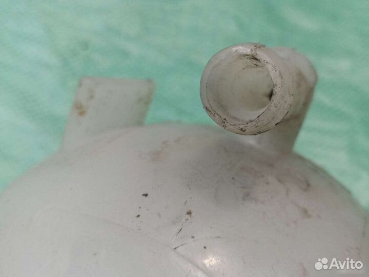 Расширительный бачок Volkswagen Passat B3