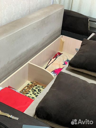 Кровать и диван