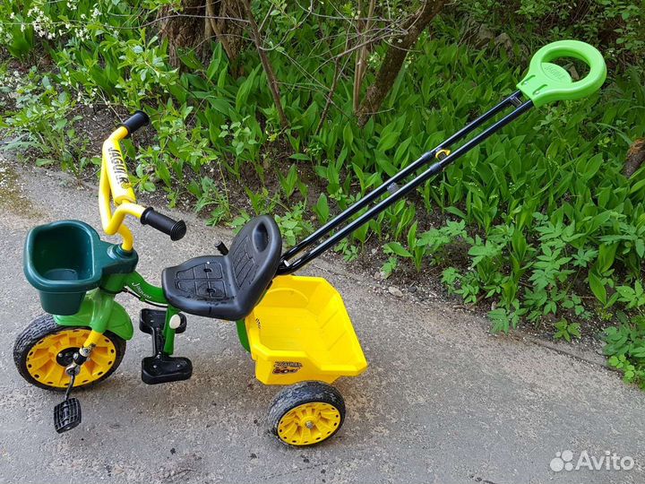 Трехколесный велосипед с ручкой