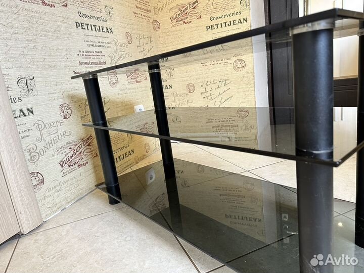 Стеклянная тумба под тв