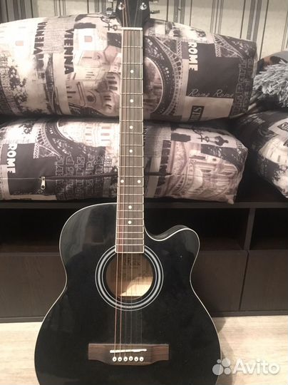 Акустическая гитара