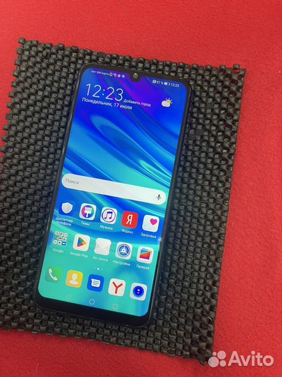 Телефон Huawei P Smart 2019