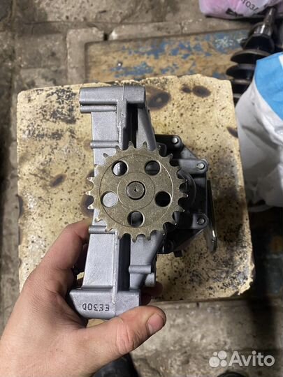 Масляный насос Tu5Jp4