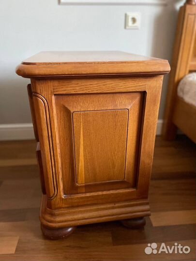 Тумба прикроватная из массива дуба